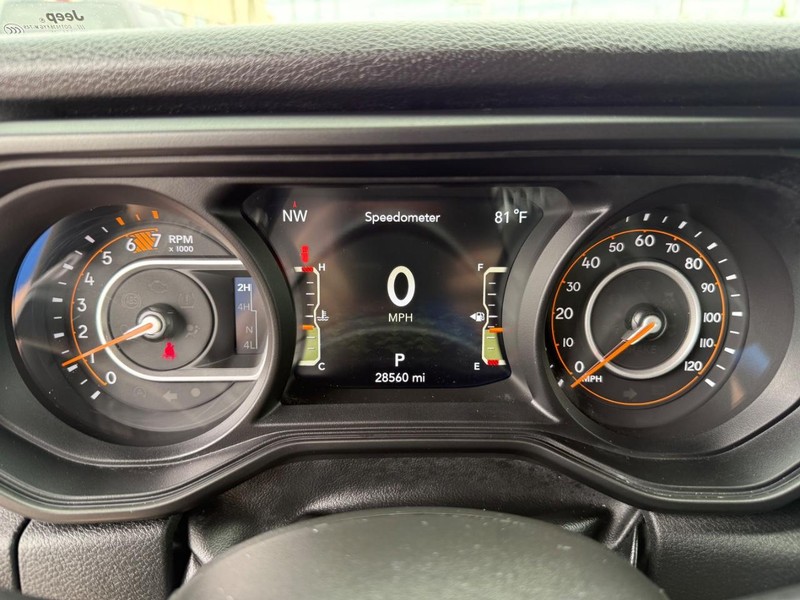 Jeep Wrangler Vehicle Image 24
