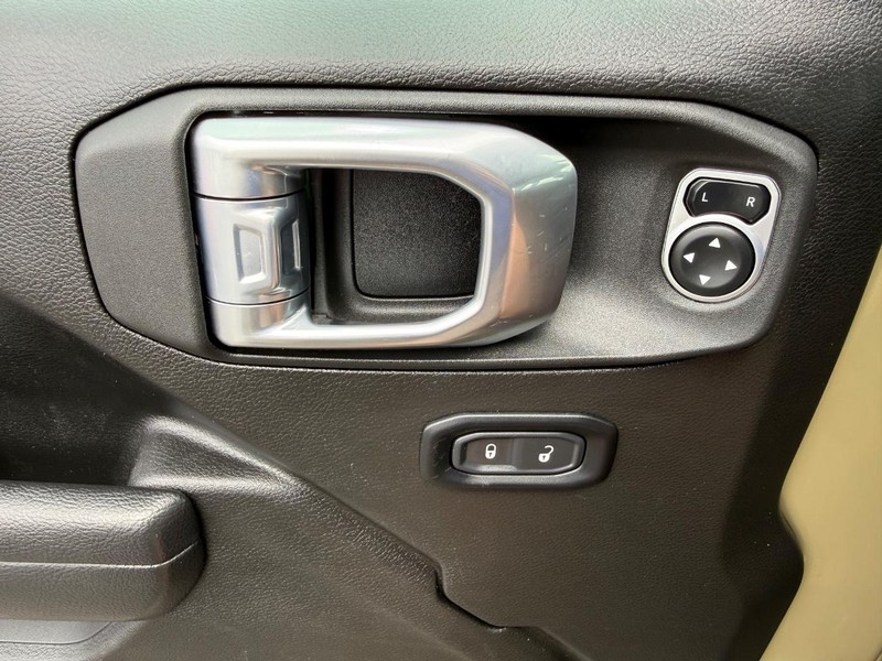 Jeep Wrangler Vehicle Image 26