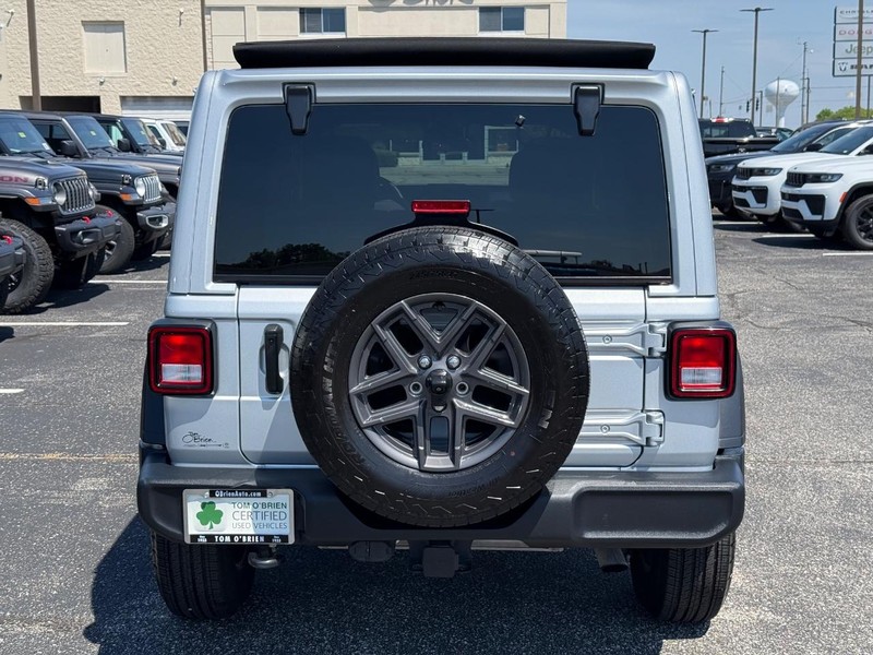 Jeep Wrangler Vehicle Image 04