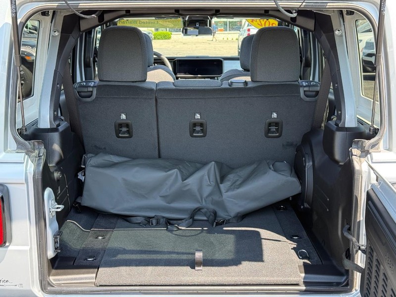 Jeep Wrangler Vehicle Image 07