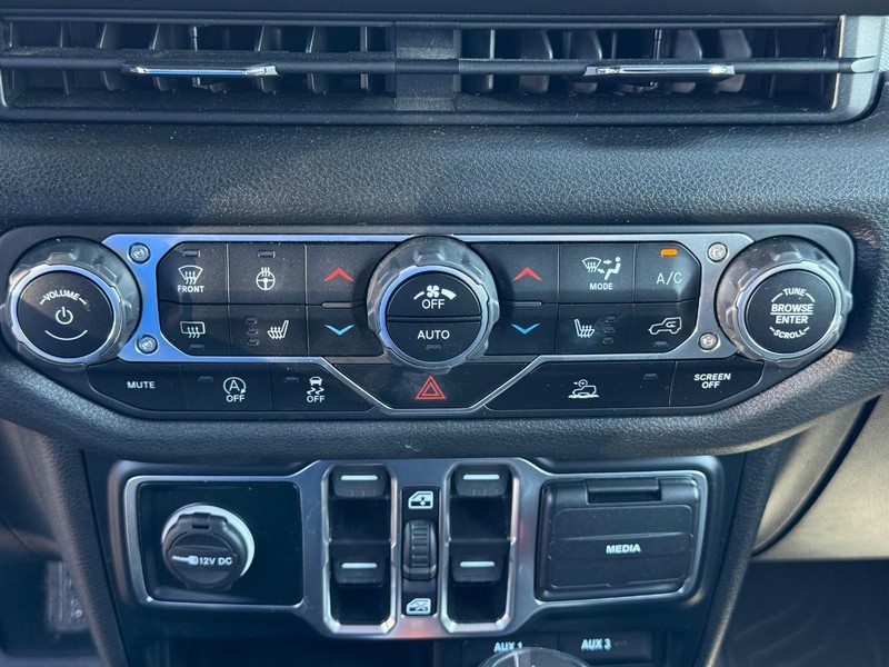 Jeep Wrangler Vehicle Image 20