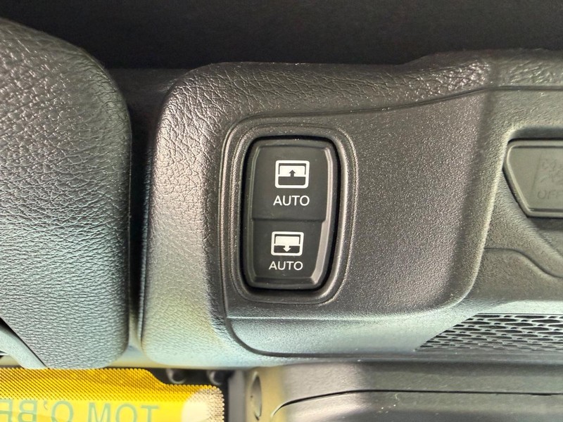 Jeep Wrangler Vehicle Image 23