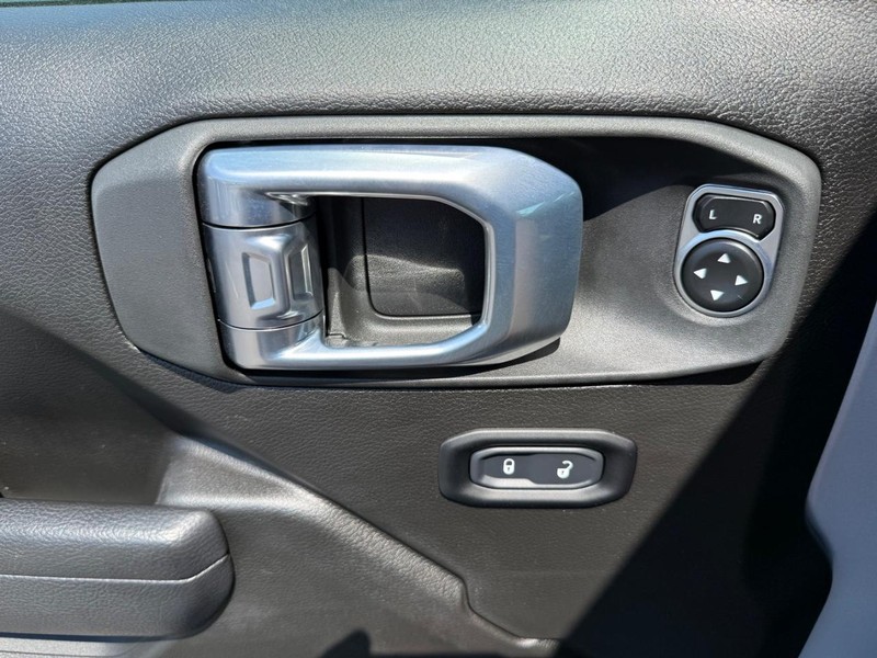 Jeep Wrangler Vehicle Image 26
