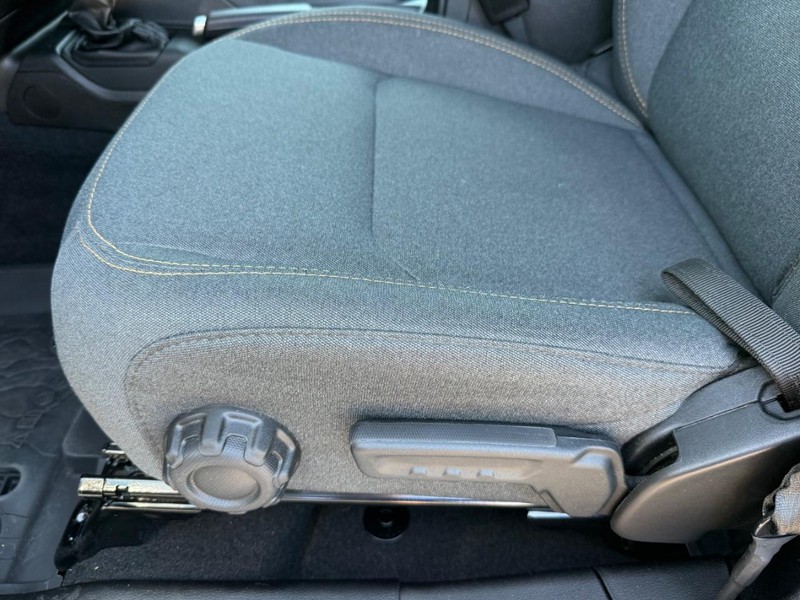 Jeep Wrangler Vehicle Image 27