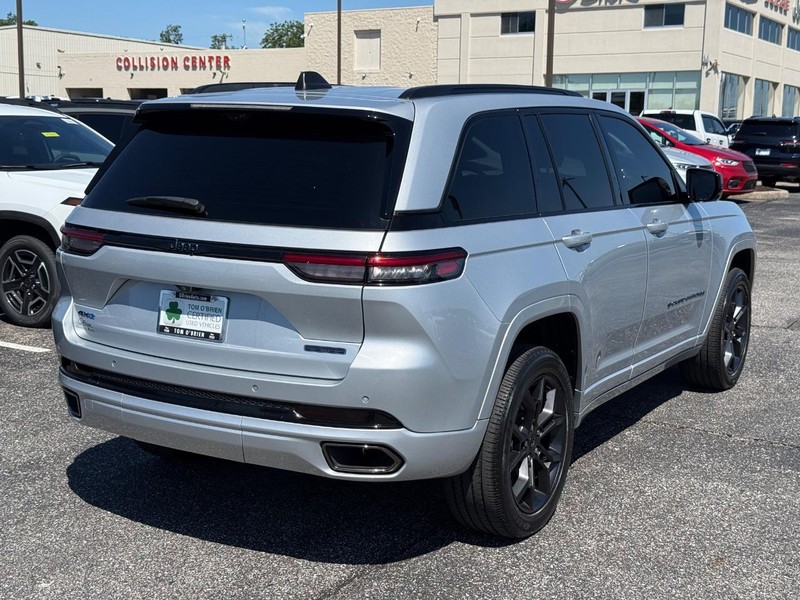 Jeep Grand Cherokee 4xe Vehicle Image 03