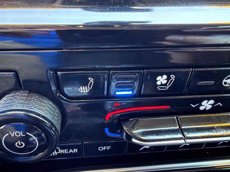 Jeep Grand Cherokee 4xe Vehicle Image 18