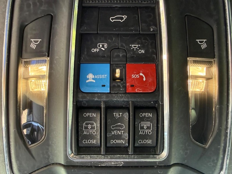 Jeep Grand Cherokee 4xe Vehicle Image 24