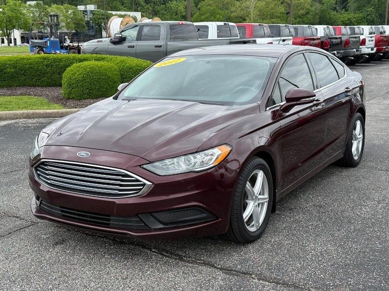 Ford Fusion Vehicle Full-screen Gallery Image 08