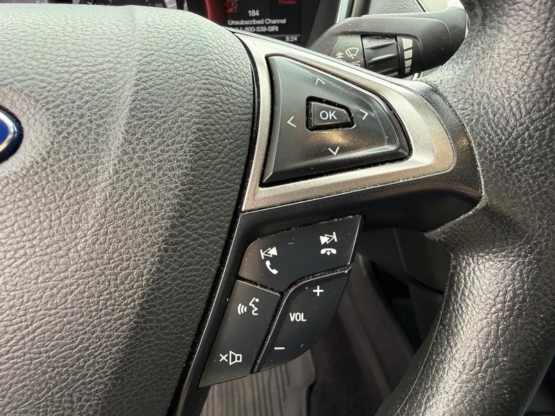 Ford Fusion Vehicle Full-screen Gallery Image 14