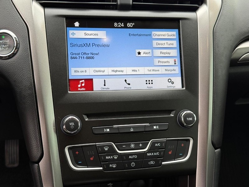 Ford Fusion Vehicle Full-screen Gallery Image 17
