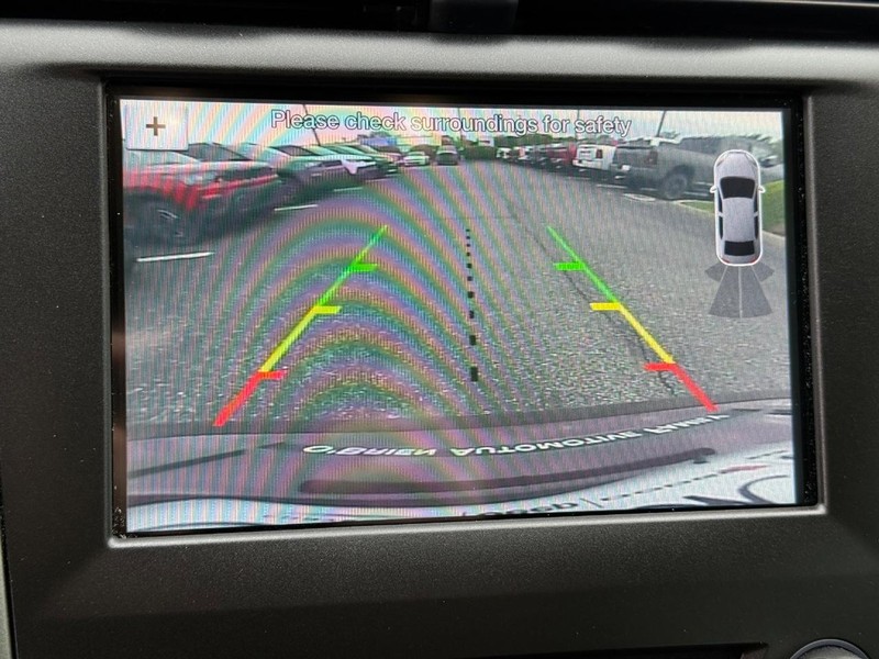 Ford Fusion Vehicle Full-screen Gallery Image 18