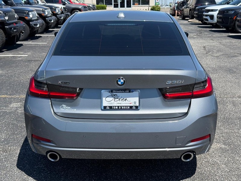 BMW 3 Series Vehicle Image 04
