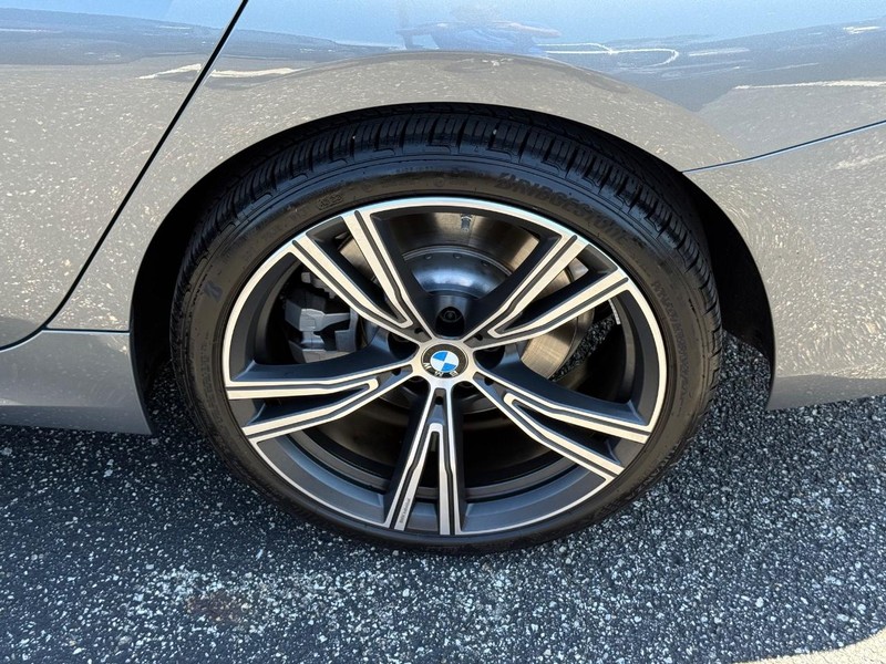 BMW 3 Series Vehicle Image 06