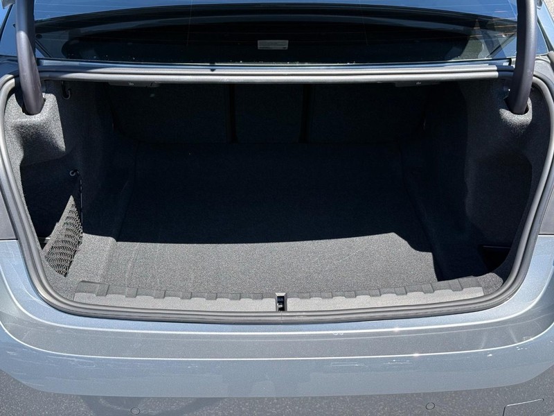 BMW 3 Series Vehicle Image 07