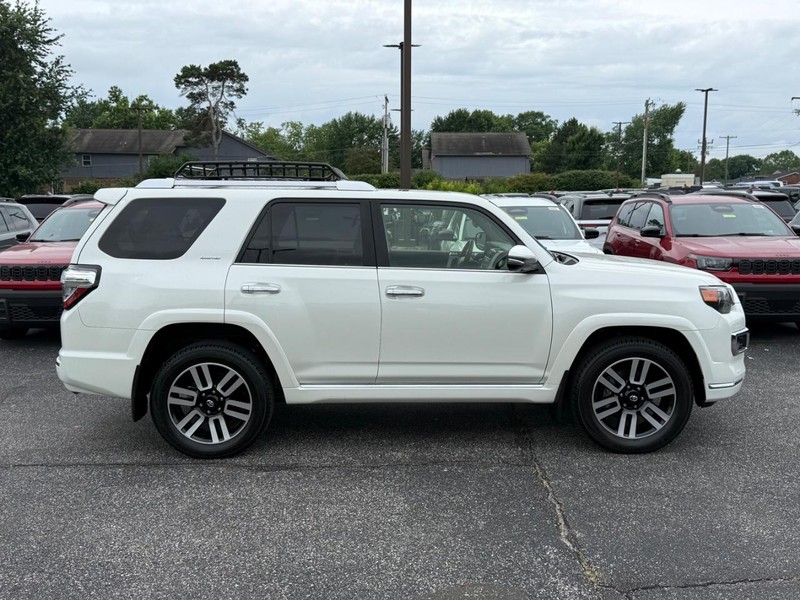 Toyota 4Runner Vehicle Image 02