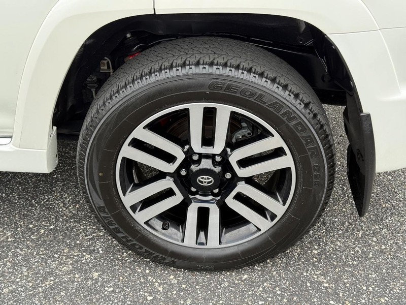 Toyota 4Runner Vehicle Image 06
