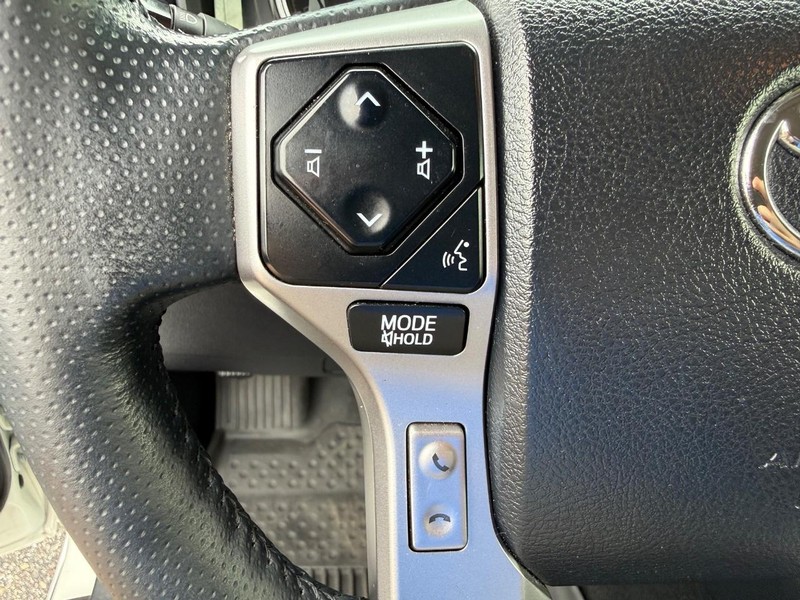 Toyota 4Runner Vehicle Image 14