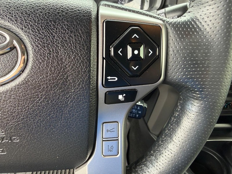Toyota 4Runner Vehicle Image 15