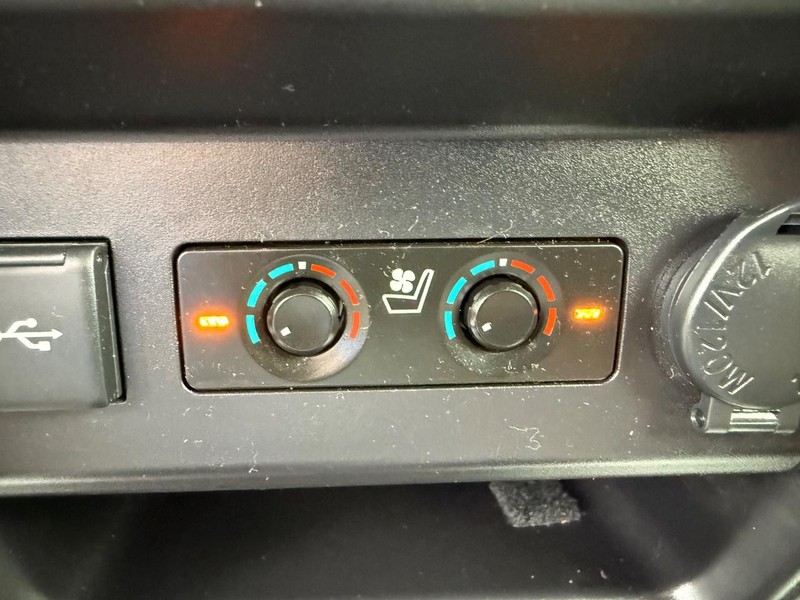 Toyota 4Runner Vehicle Image 17