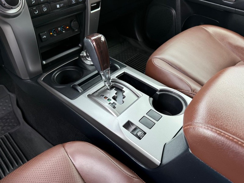 Toyota 4Runner Vehicle Image 21