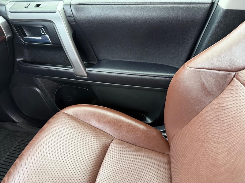 Toyota 4Runner Vehicle Image 22