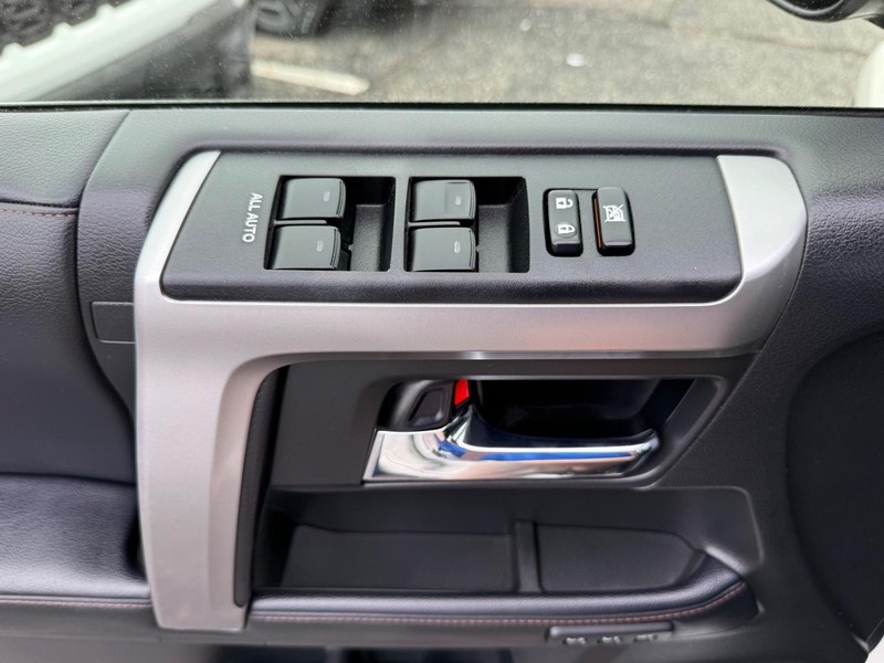 Toyota 4Runner Vehicle Image 26