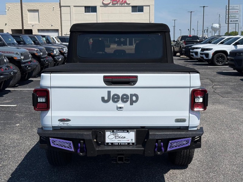 Jeep Gladiator Vehicle Image 04