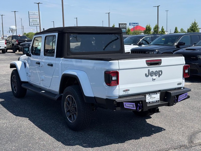 Jeep Gladiator Vehicle Image 05