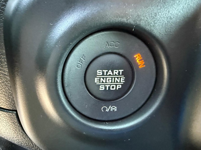 Jeep Gladiator Vehicle Image 15