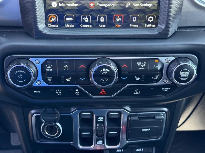Jeep Gladiator Vehicle Image 18