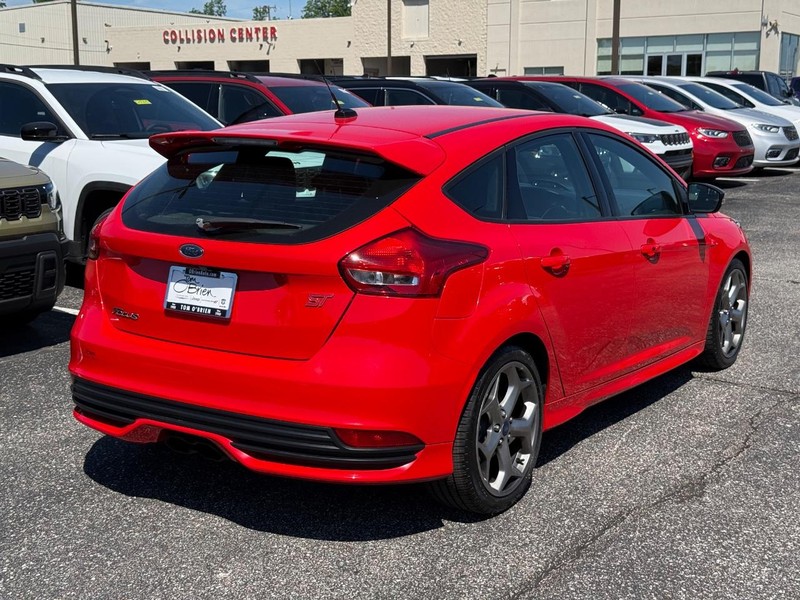 Ford Focus Vehicle Image 03