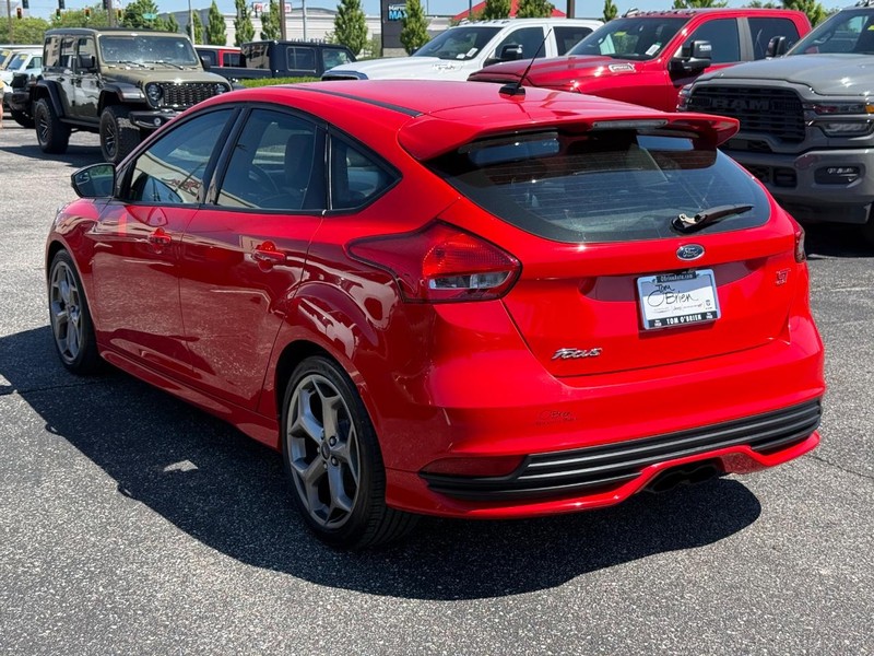 Ford Focus Vehicle Image 05