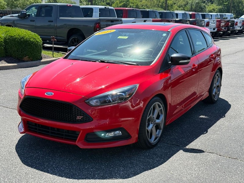 Ford Focus Vehicle Image 08