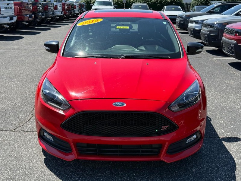Ford Focus Vehicle Image 09