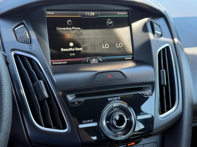 Ford Focus Vehicle Image 18