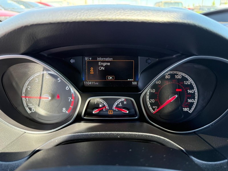 Ford Focus Vehicle Image 24