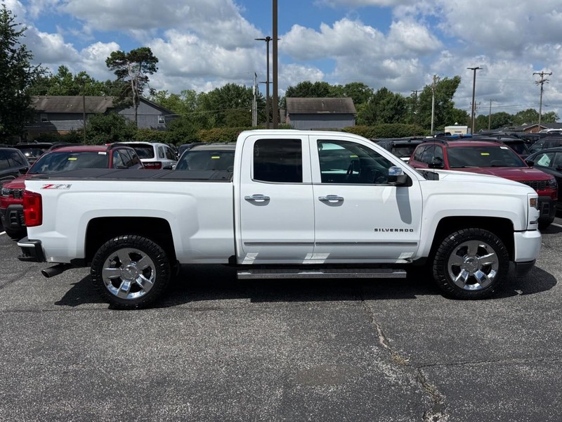Chevrolet Silverado 1500 Vehicle Image 02