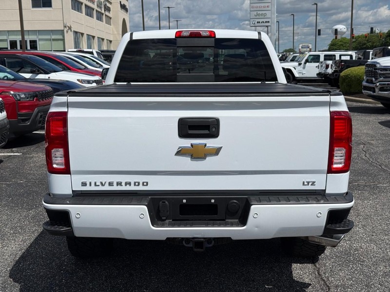 Chevrolet Silverado 1500 Vehicle Image 04