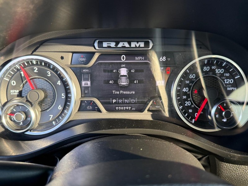 Ram 1500 Vehicle Image 21