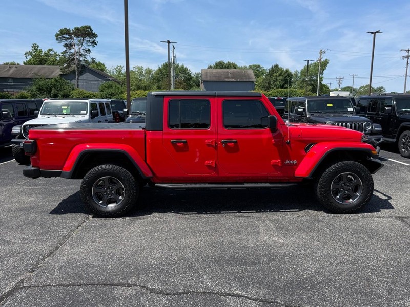 Jeep Gladiator Vehicle Image 02