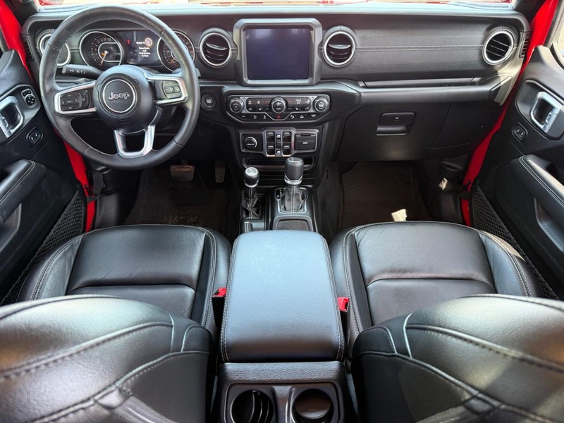 Jeep Gladiator Vehicle Image 11