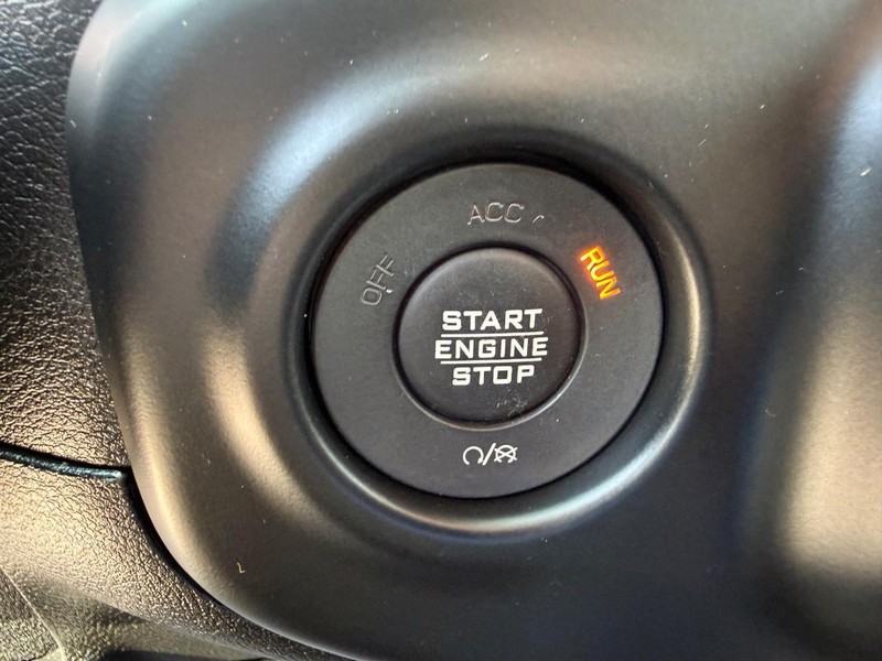 Jeep Gladiator Vehicle Image 15