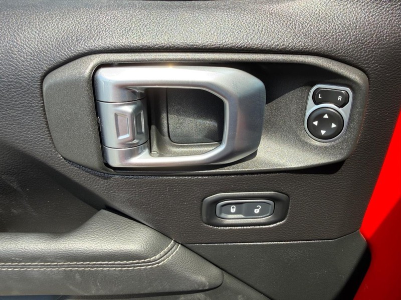 Jeep Gladiator Vehicle Image 24