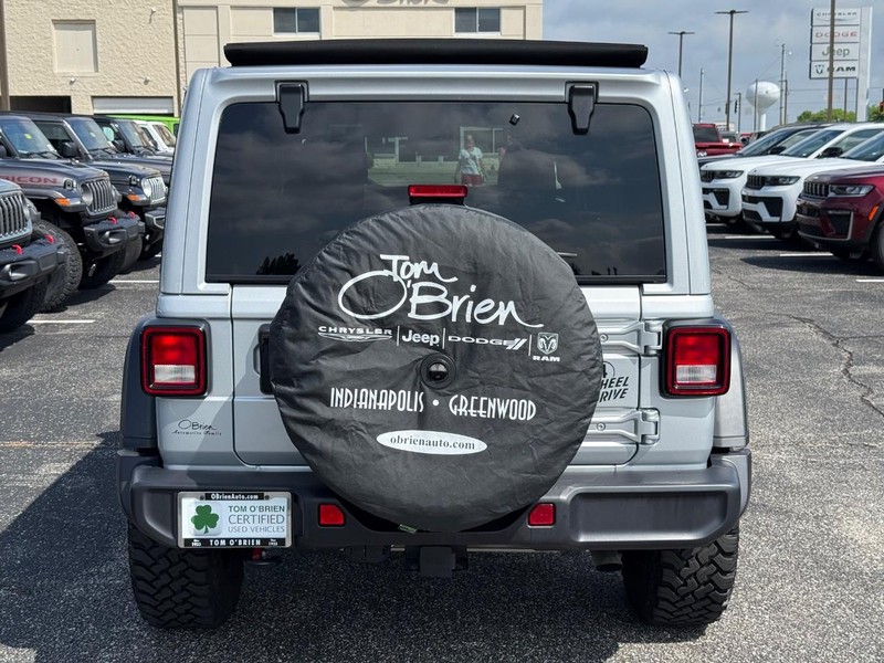 Jeep Wrangler Vehicle Image 04