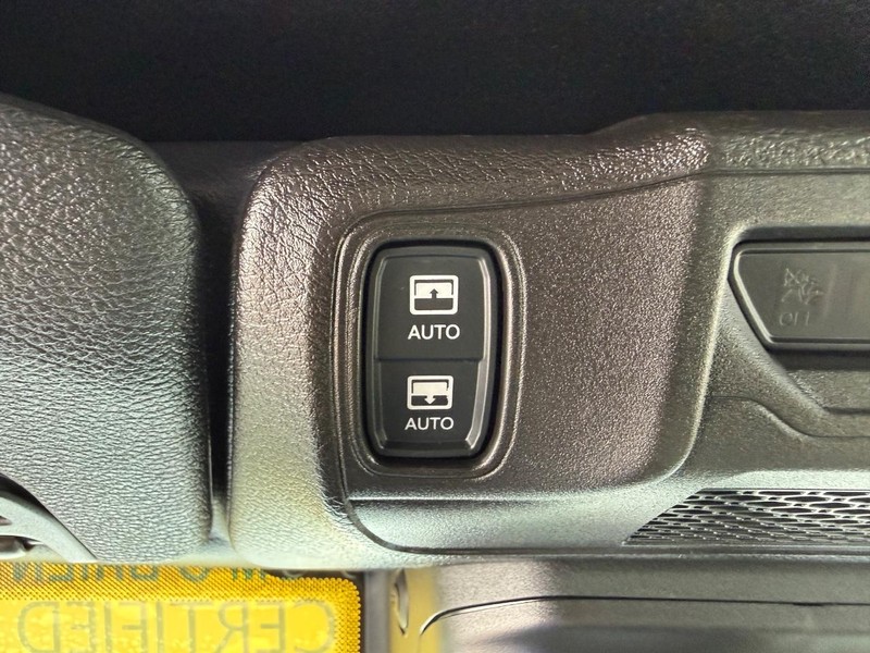 Jeep Wrangler Vehicle Image 23
