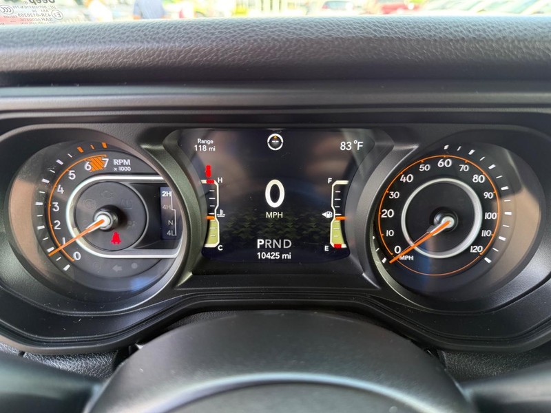 Jeep Wrangler Vehicle Image 24