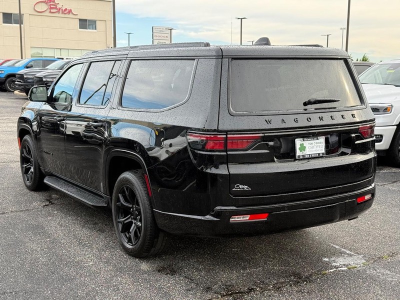 Jeep Wagoneer L Vehicle Image 05