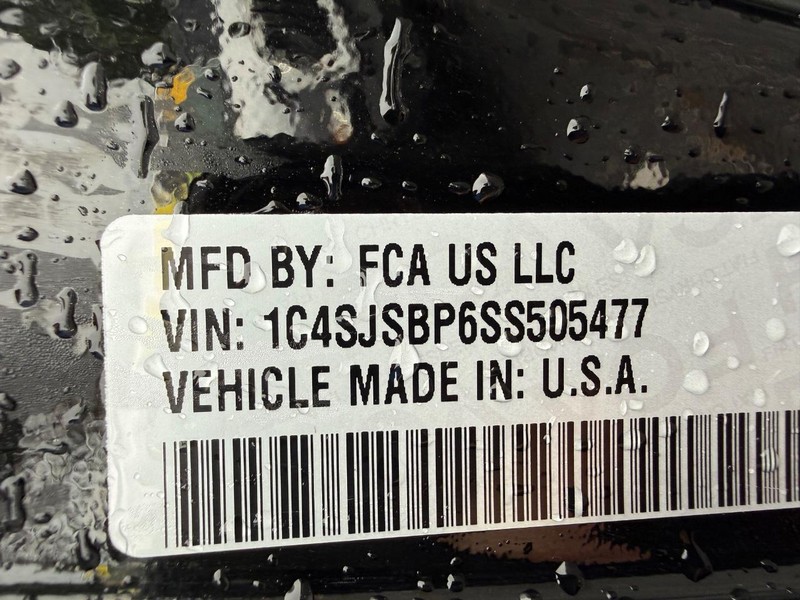 Jeep Wagoneer L Vehicle Image 26