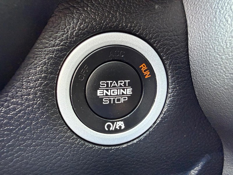 Ram 1500 Vehicle Image 16