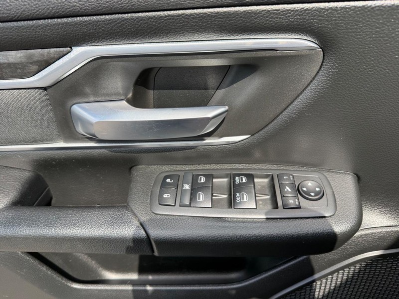 Ram 1500 Vehicle Image 26